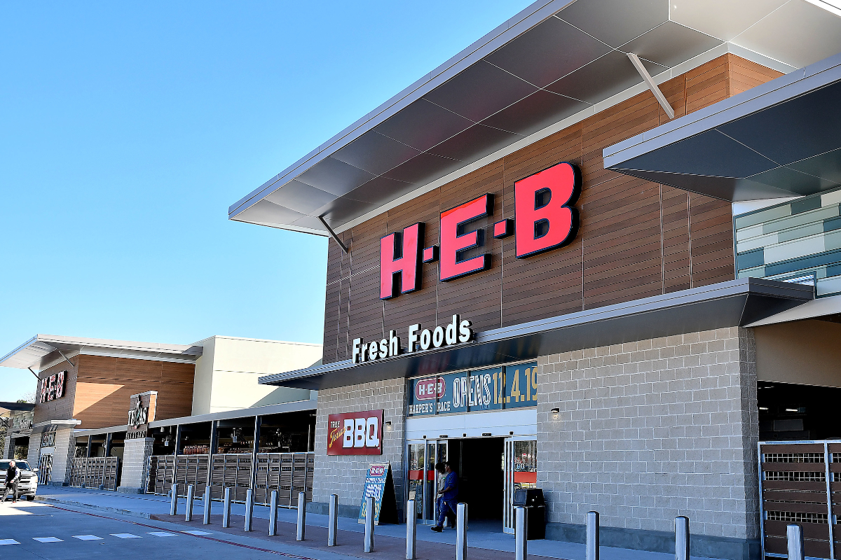 HEB reopens deli and bakery departments, increases store hours 2020