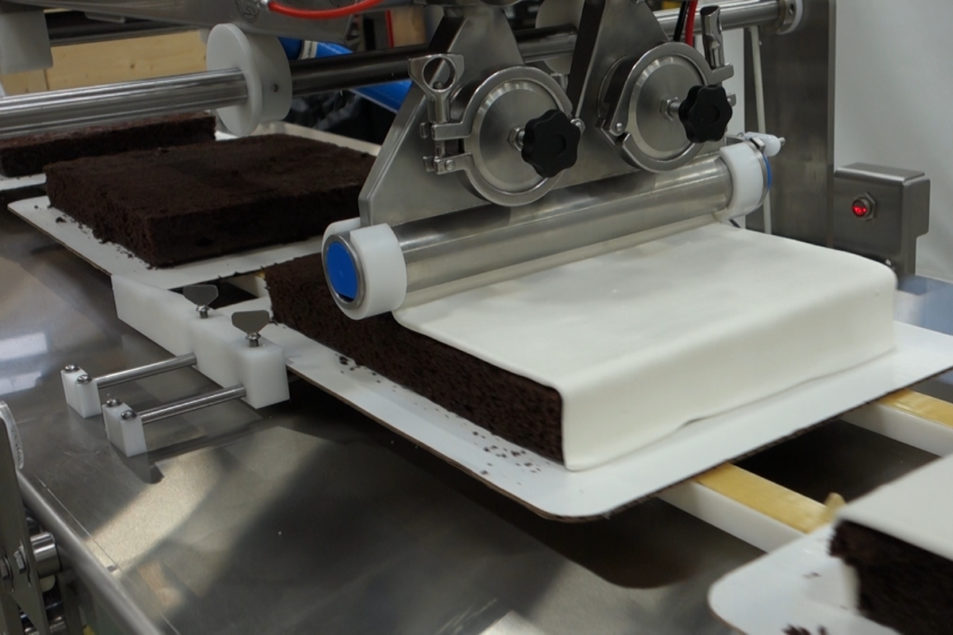 Unifiller and Apex Motion Control introduce cake and cookie decorating  machine